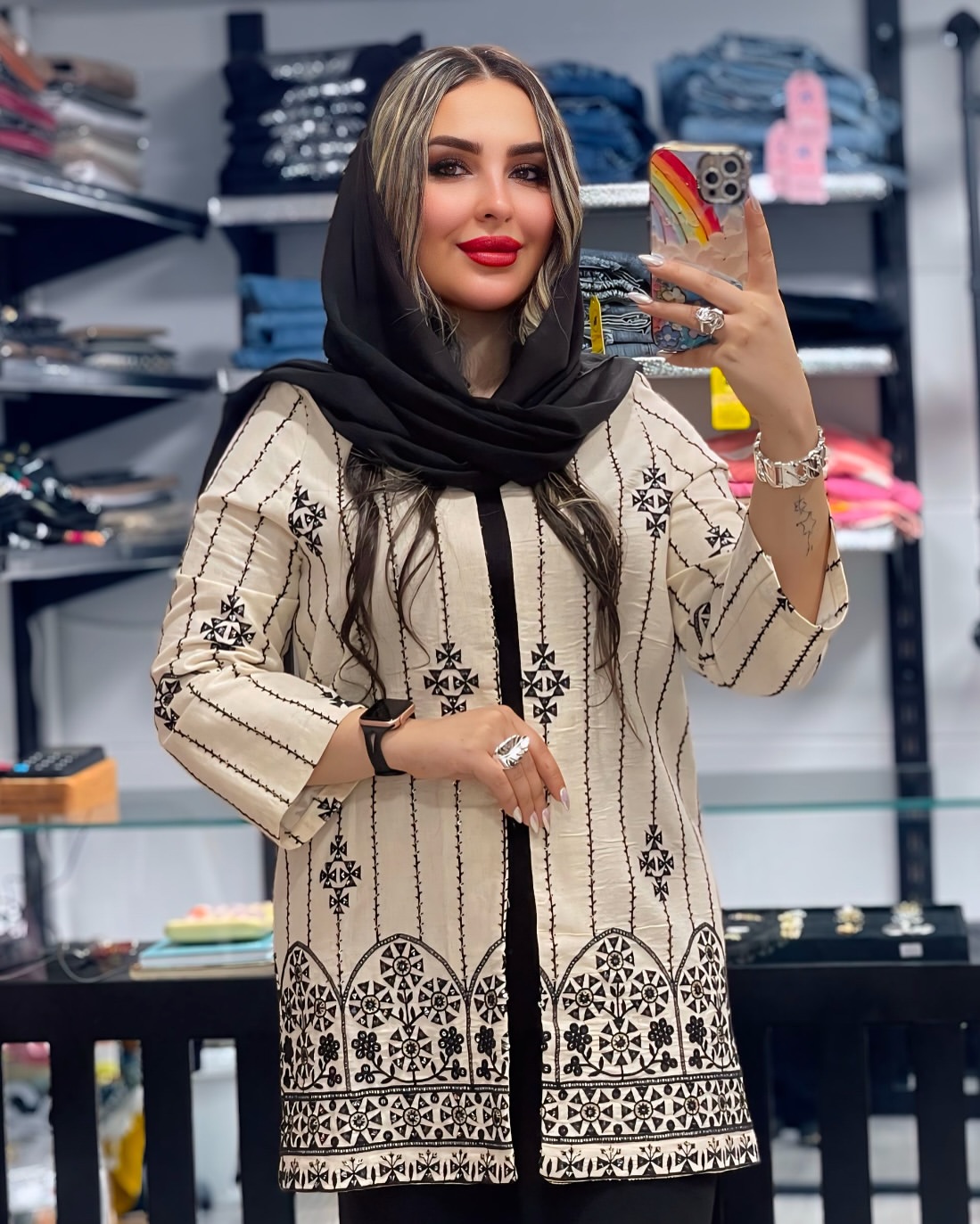 مانتو گلدوزی شده